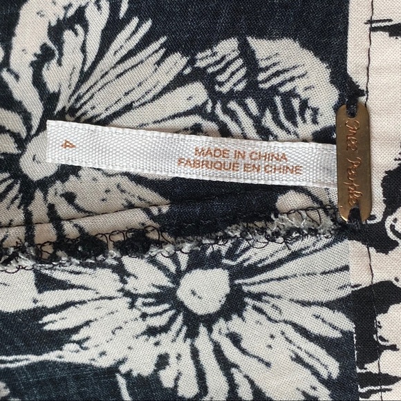 Free People Black and White Floral Shorts Size 4 - Picture 5 of 6